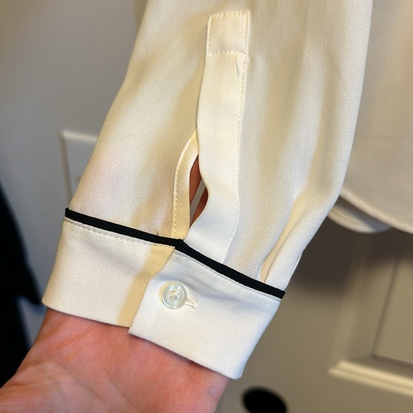 Loft long sleeve cream/black top medium - Picture 3 of 4